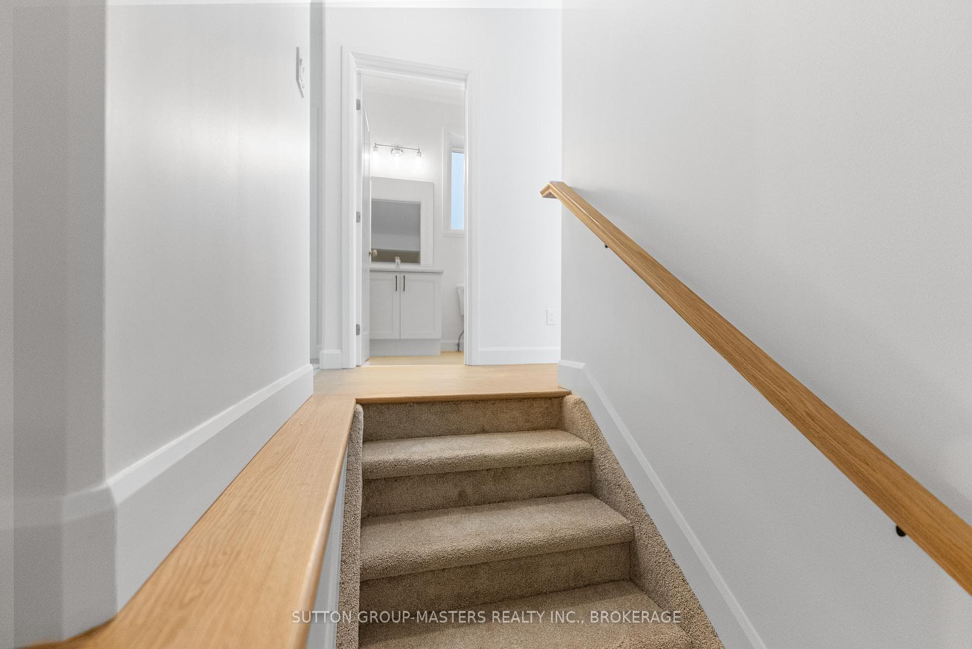 210 Superior Drive photo 39