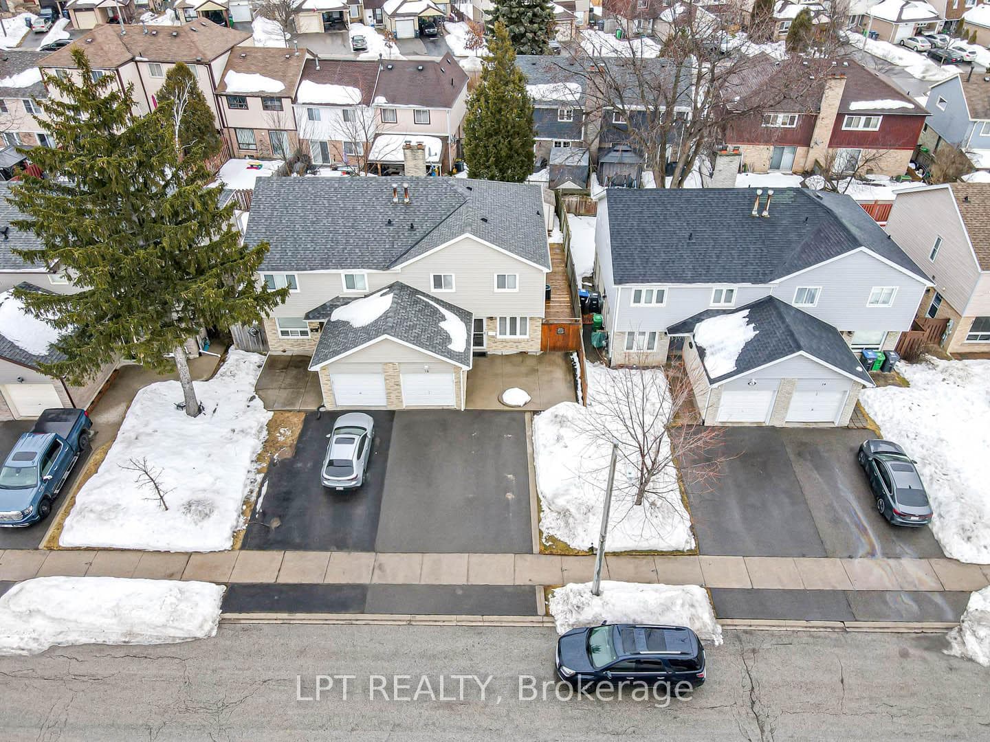 18 Nottawasaga Crescent photo 3