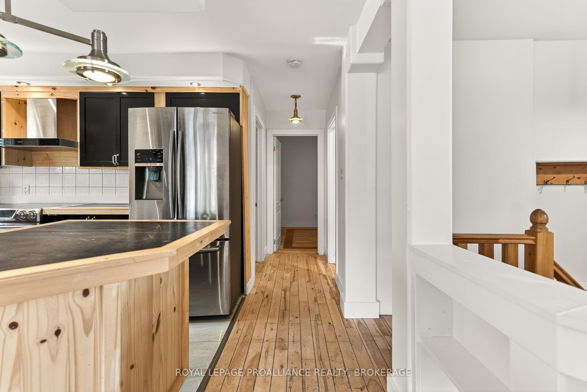 169 Carruthers Avenue photo 11