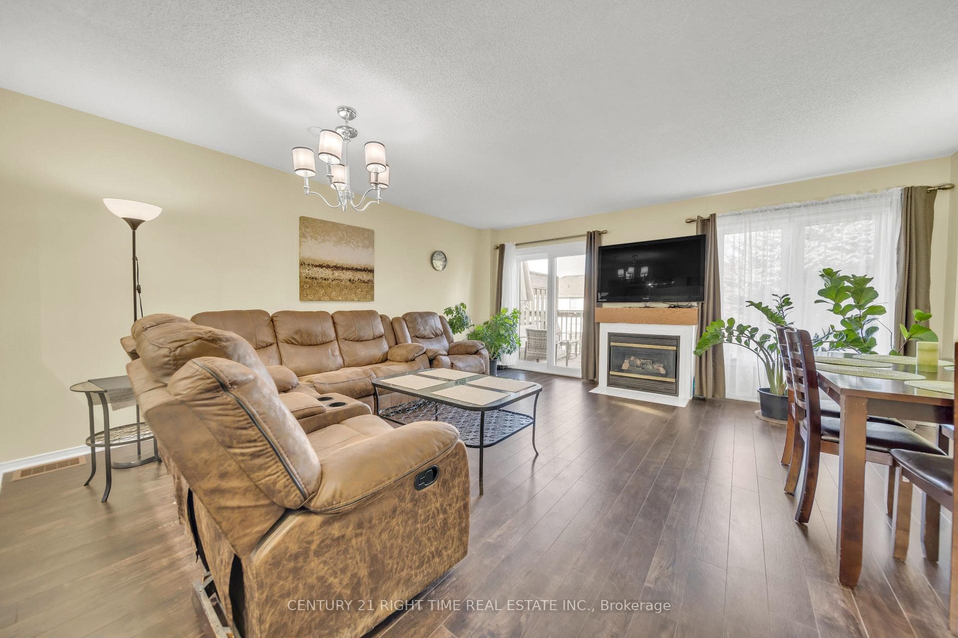 252 Blackhorne Drive photo 6