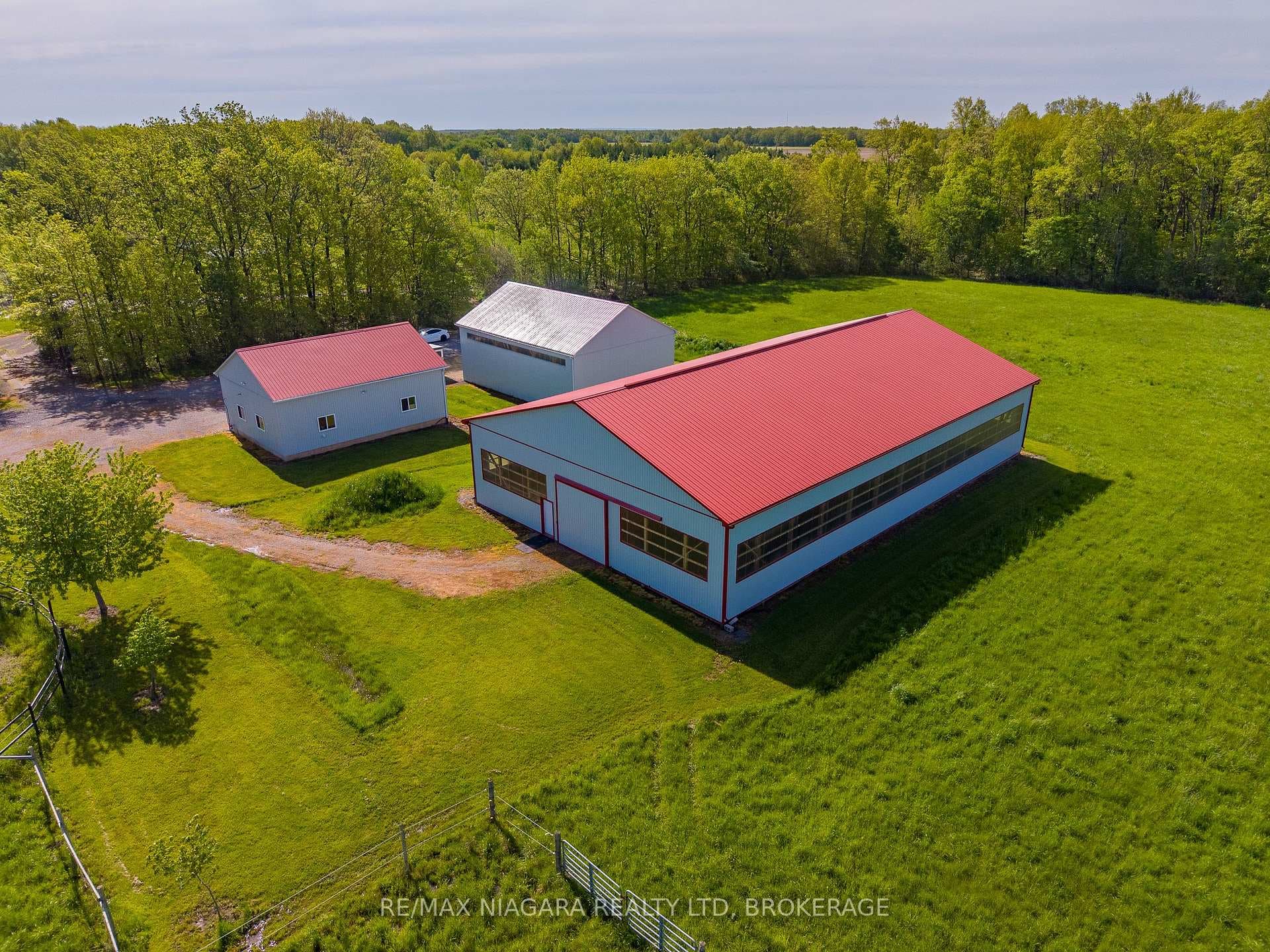 Arena, Workshop & Storage Barn