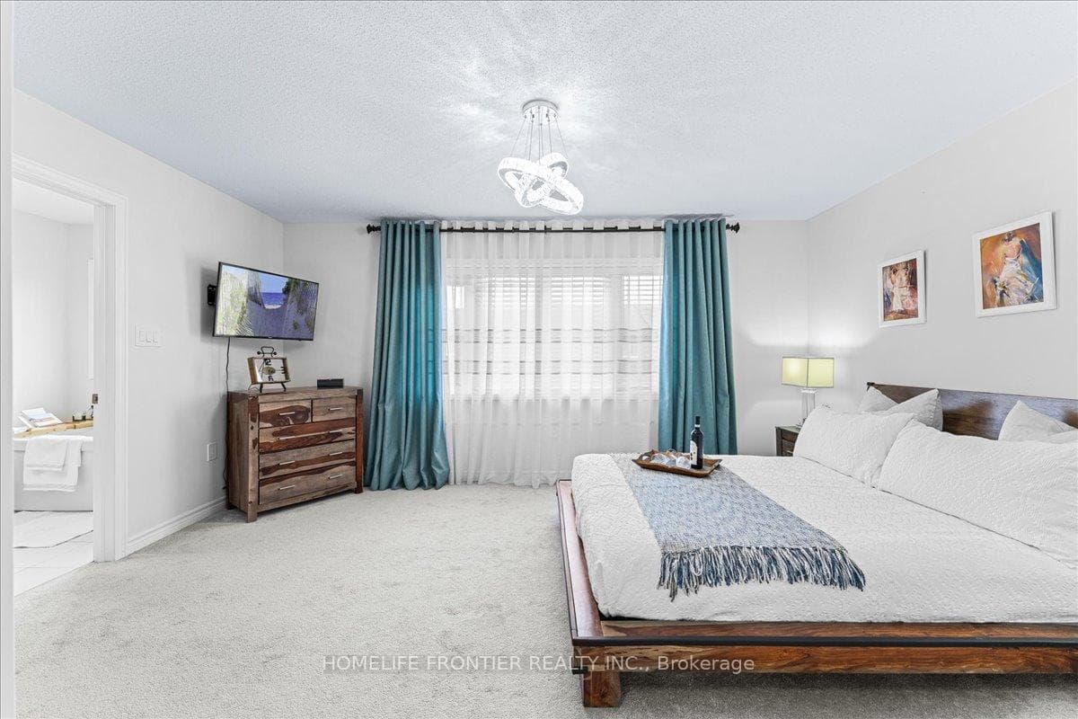 1512 Farrow Crescent photo 22