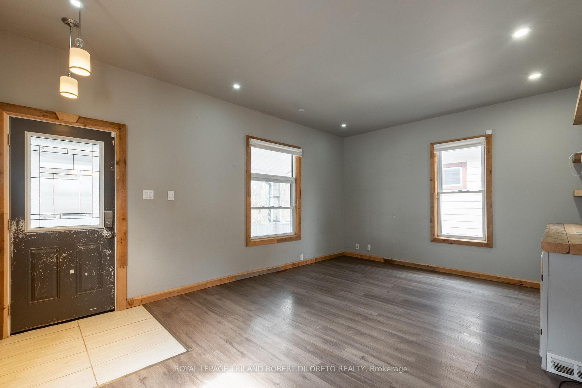 119 Flora Street photo 5