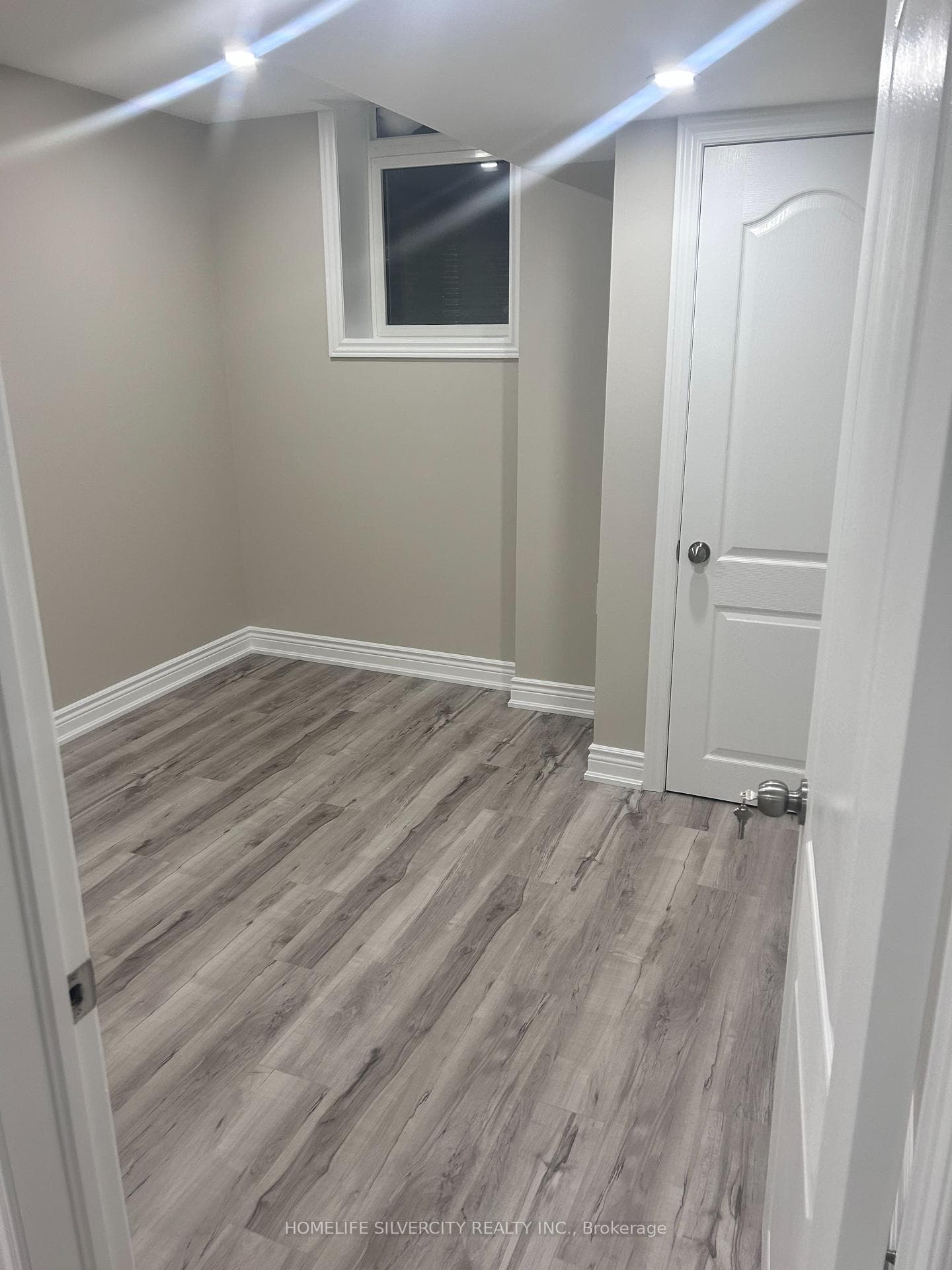 8 Begonia Crescent photo 6