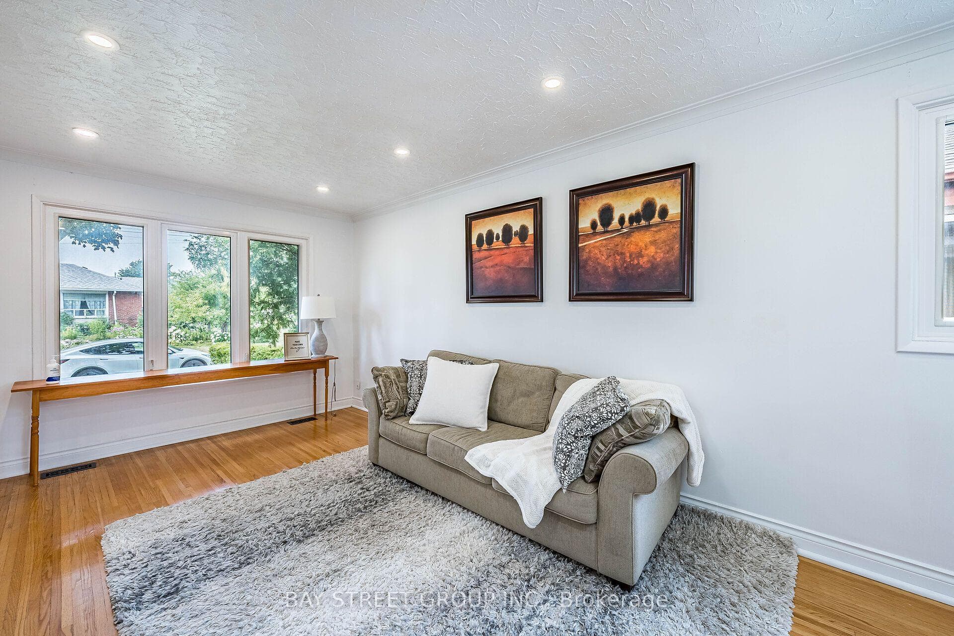 88 Frey Crescent photo 12