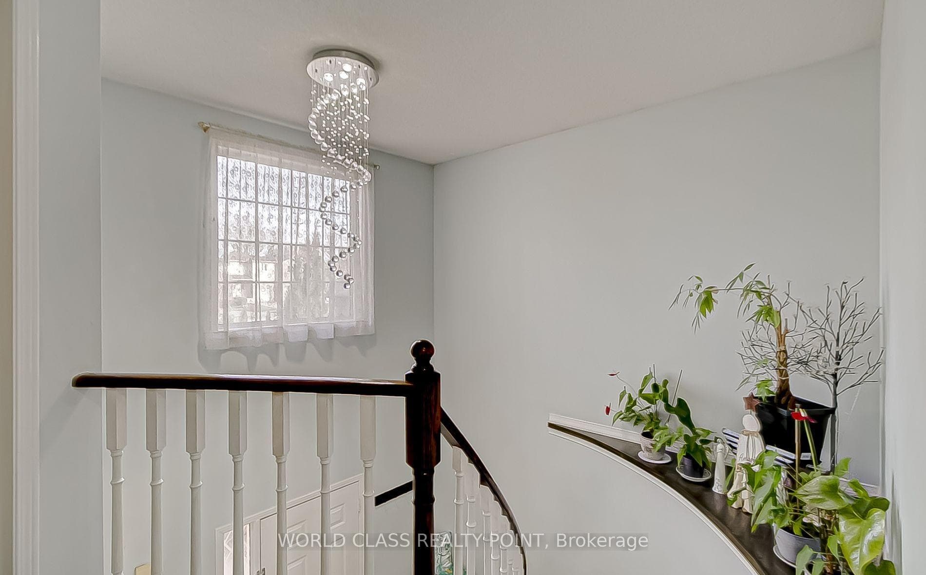 471 Cobblehill Drive Unit (Upper Portion) photo 14
