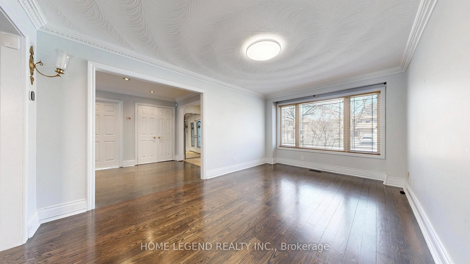 261 Fincham Avenue photo 4
