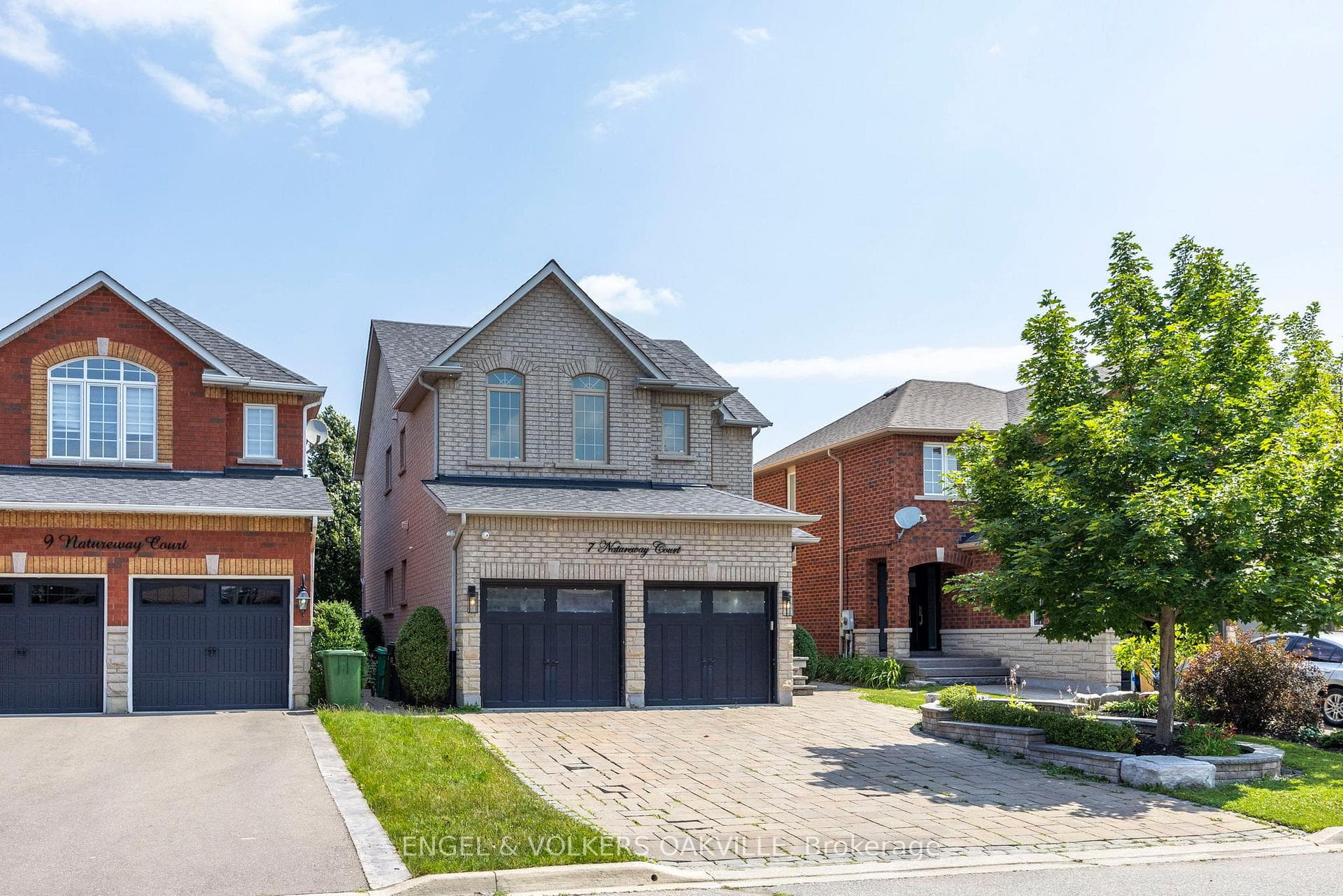 7 Natureway Court photo 1