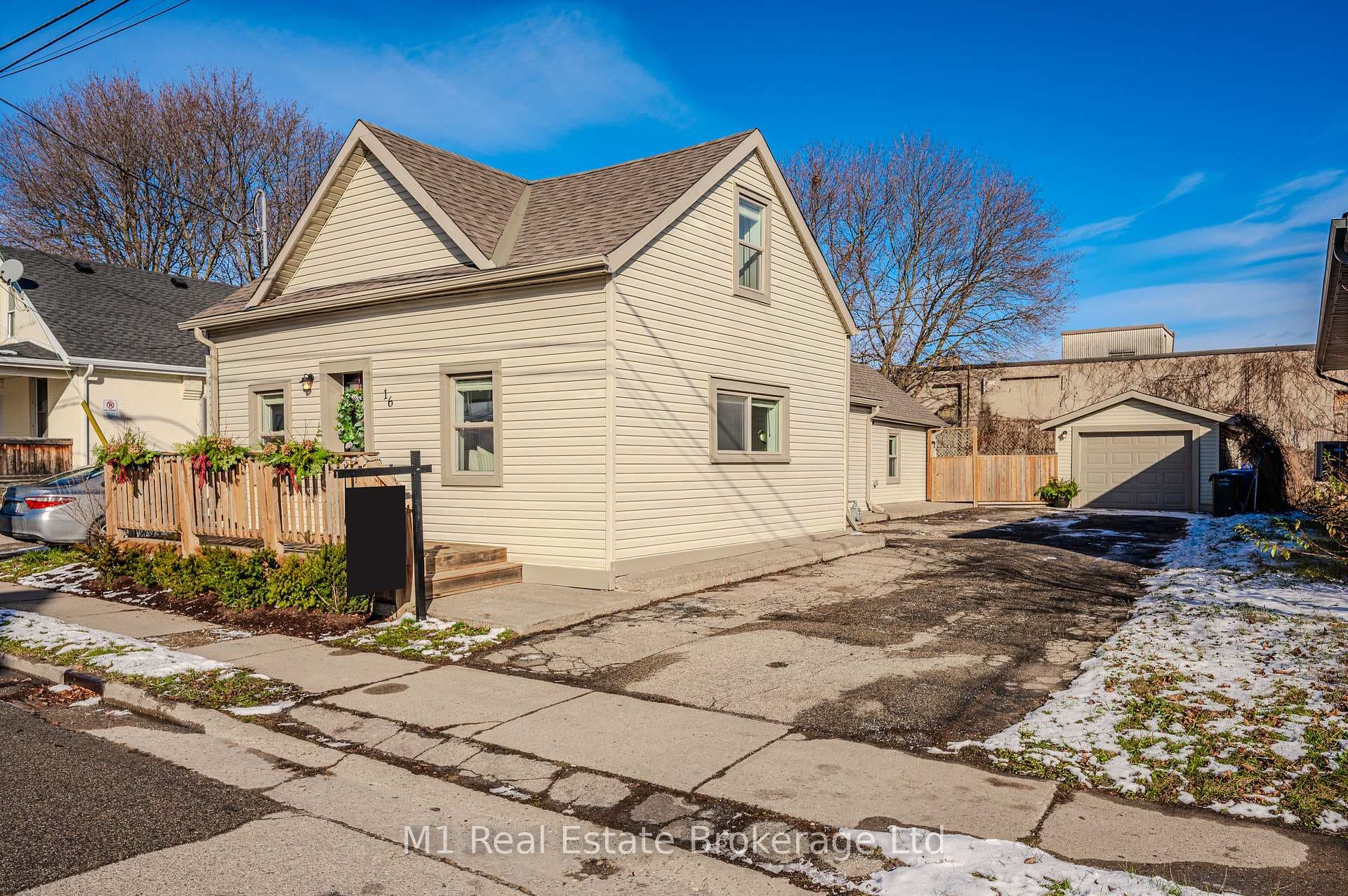 16 Hooper Street photo 1