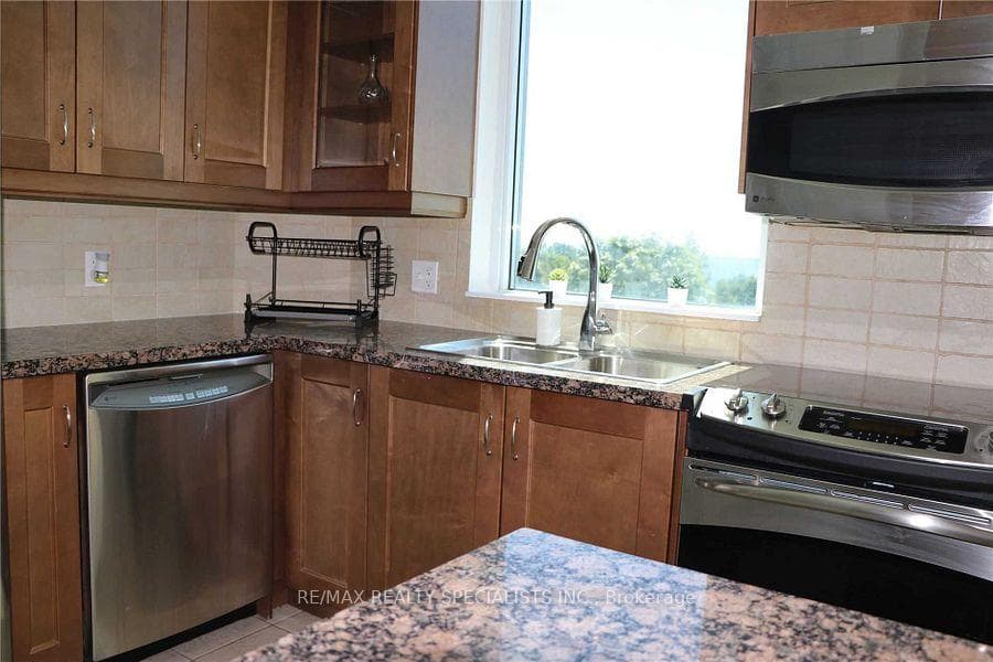 1910 Lake Shore Boulevard Unit 402 photo 6