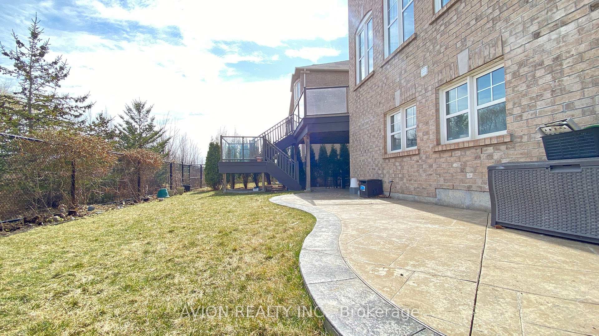 463 Wettlaufer Terrace photo 45