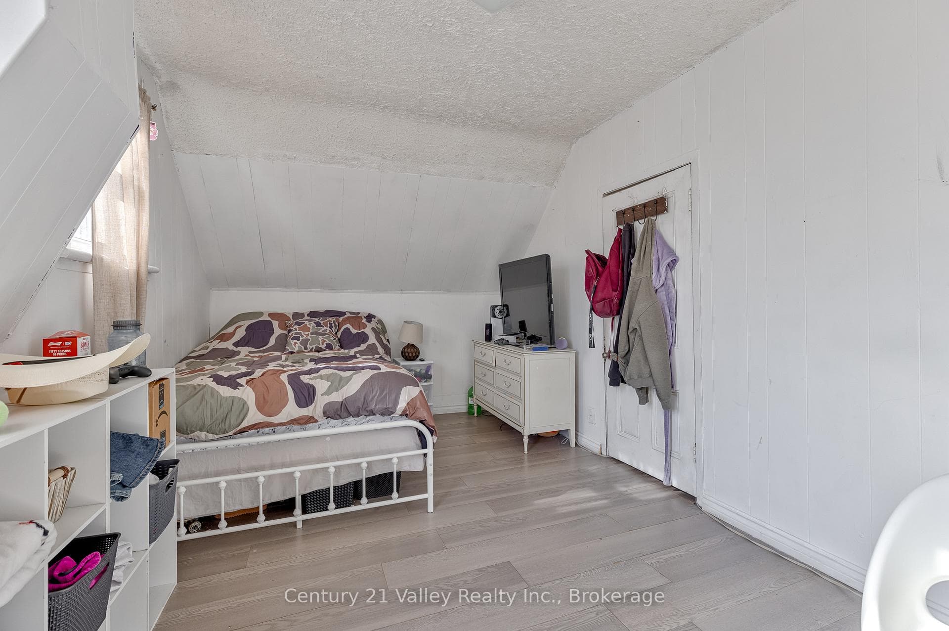 442 Moffat Street photo 33