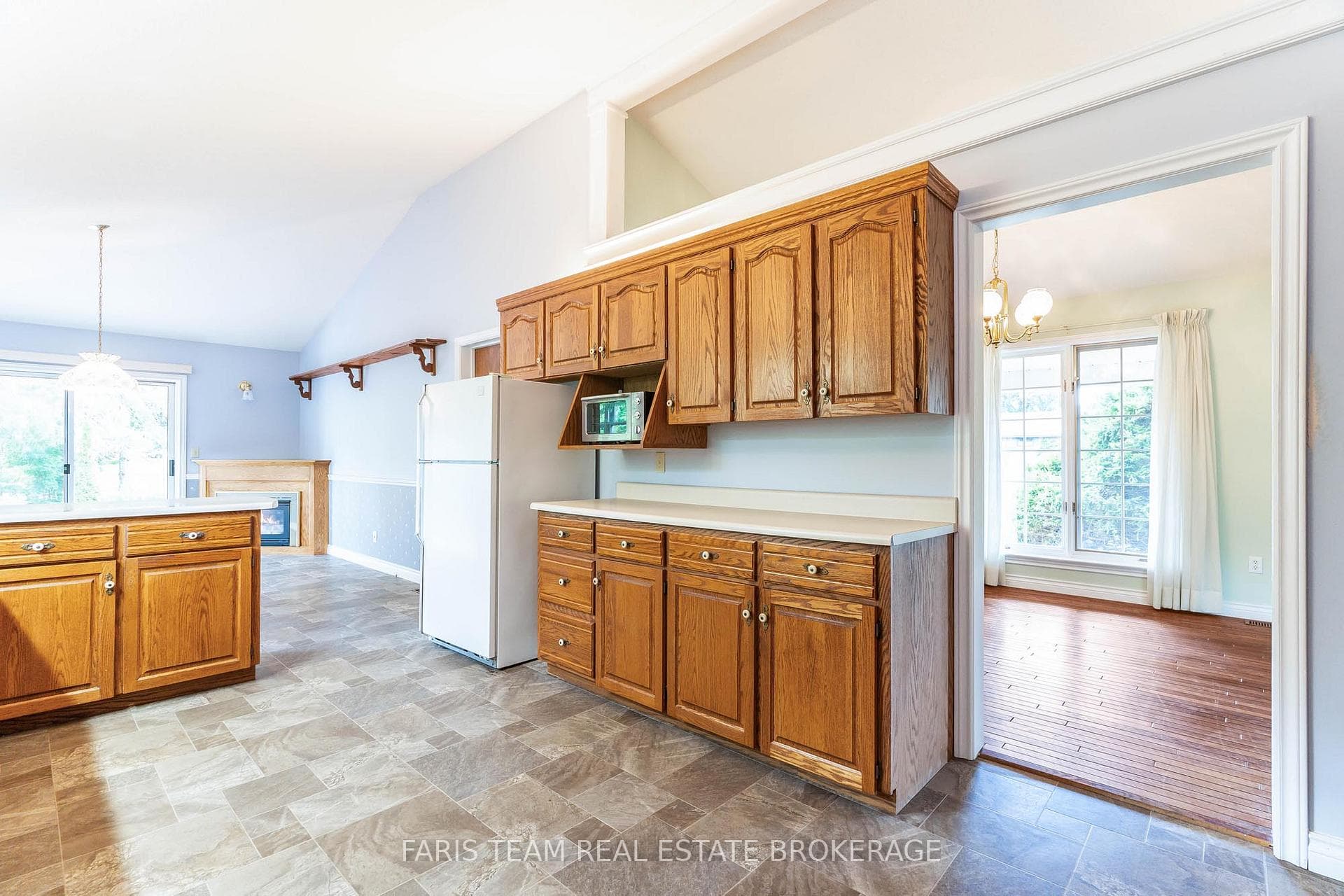 53 Maple Drive photo 8
