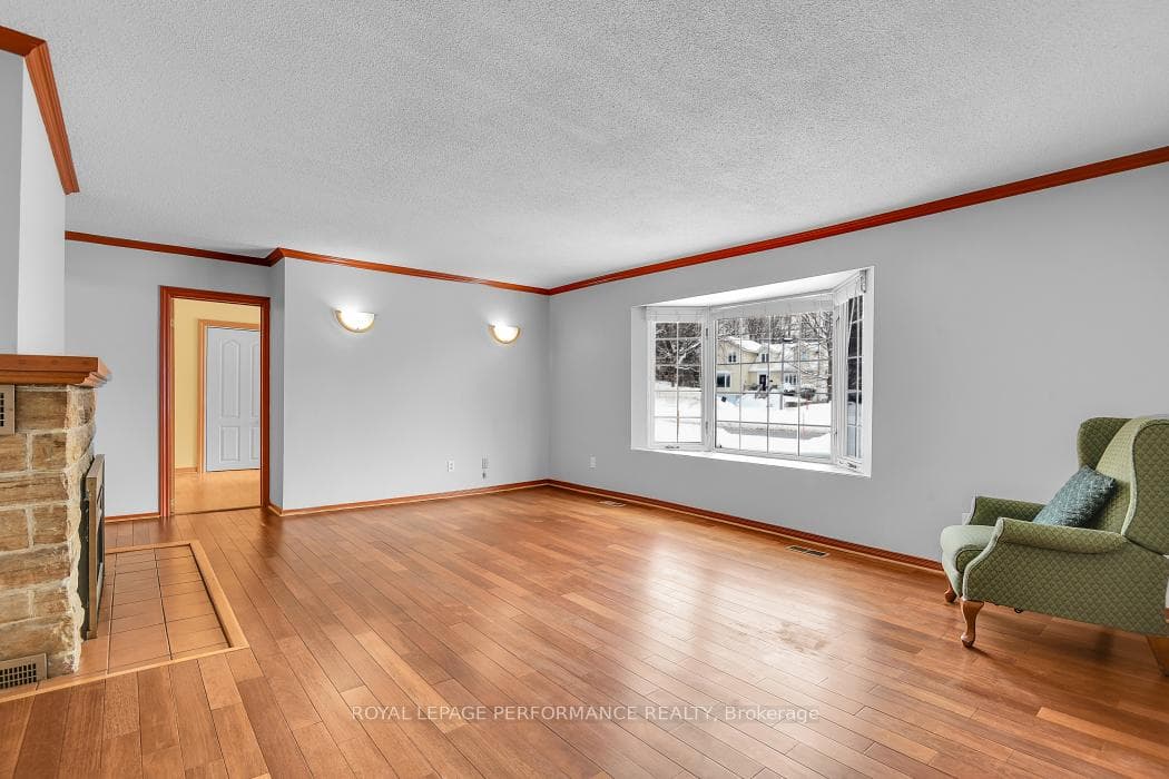 813 Walkley Road photo 6