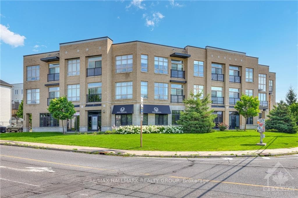 500 CLARIDGE Drive Unit 303 photo 1