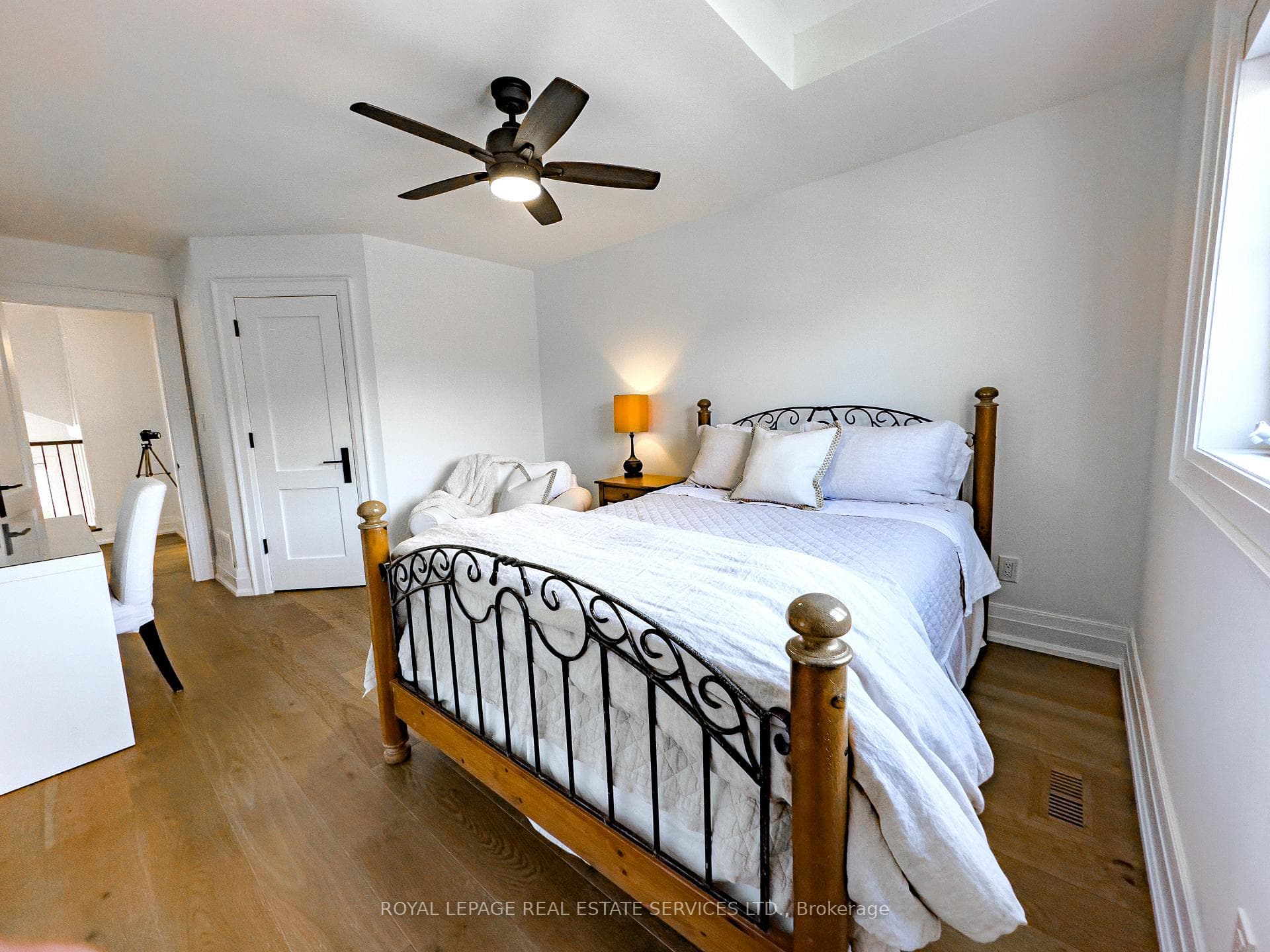 2040 Bingley Crescent photo 21