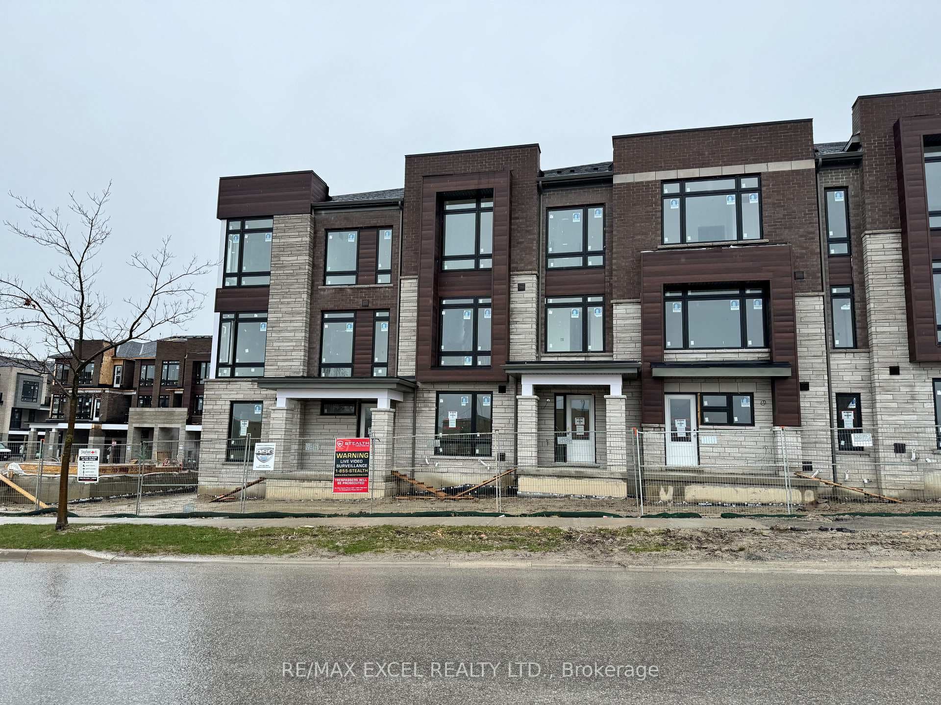 156 Blick Crescent photo 1