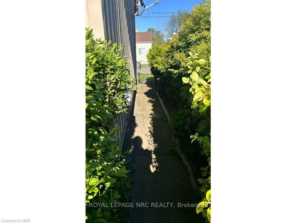 22 SANTONE Avenue photo 30