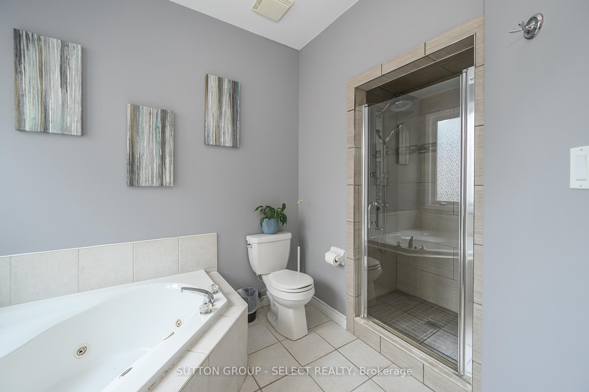 132 Greyrock Crescent photo 23