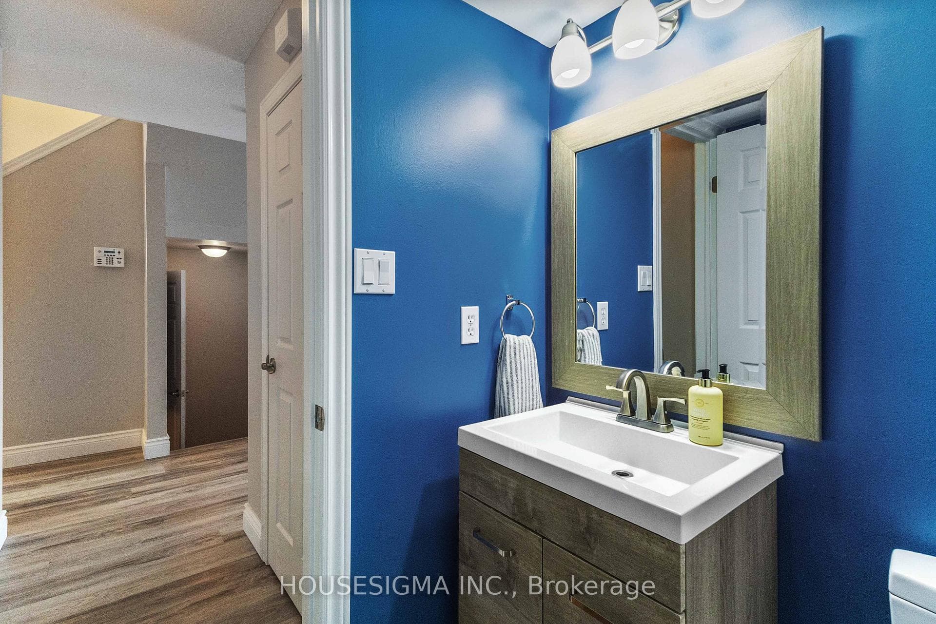 1452 Evans Boulevard photo 19