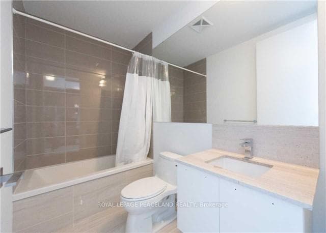 28 Wellesley Street Unit 3604 photo 7