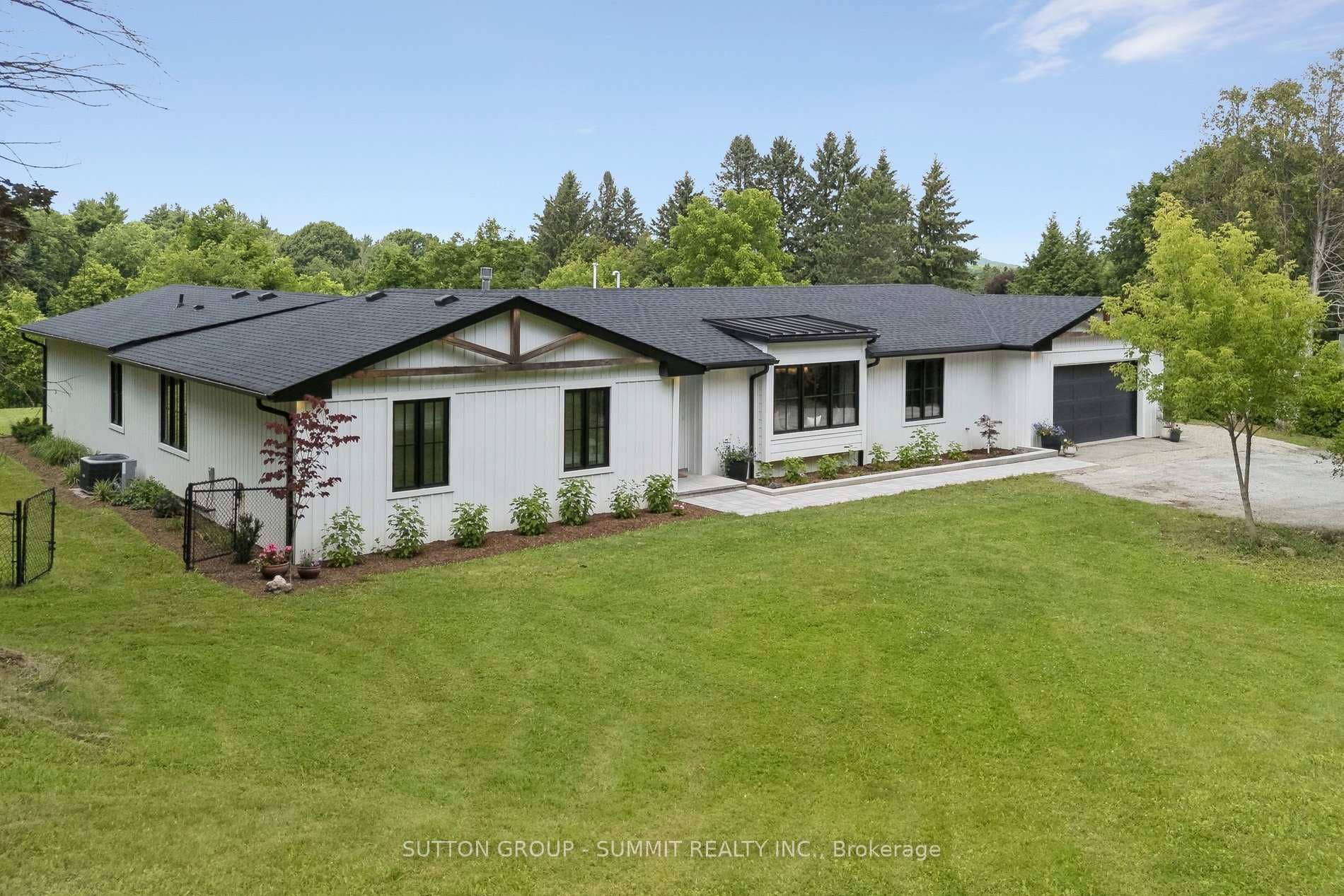 1315 Britannia Road photo 2