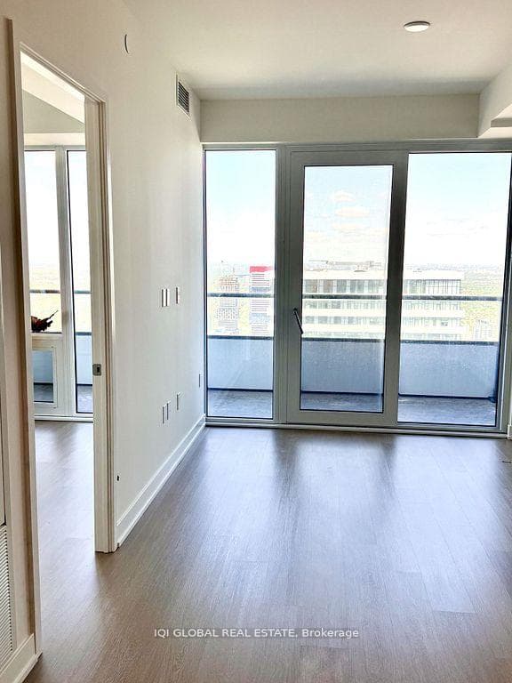 448 Burnhamthorpe Road Unit 6506 photo 13