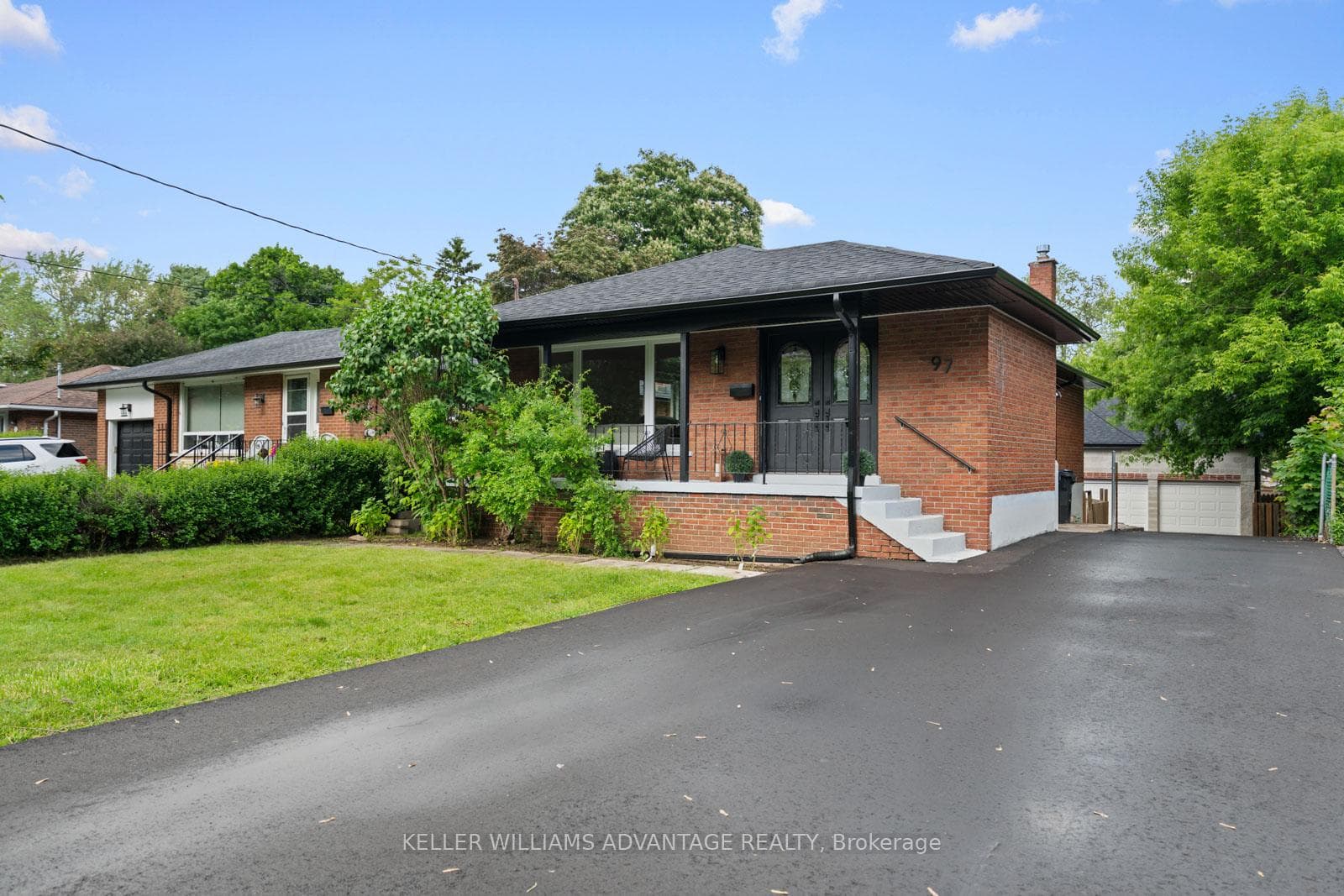 97 Gradwell Drive photo 2