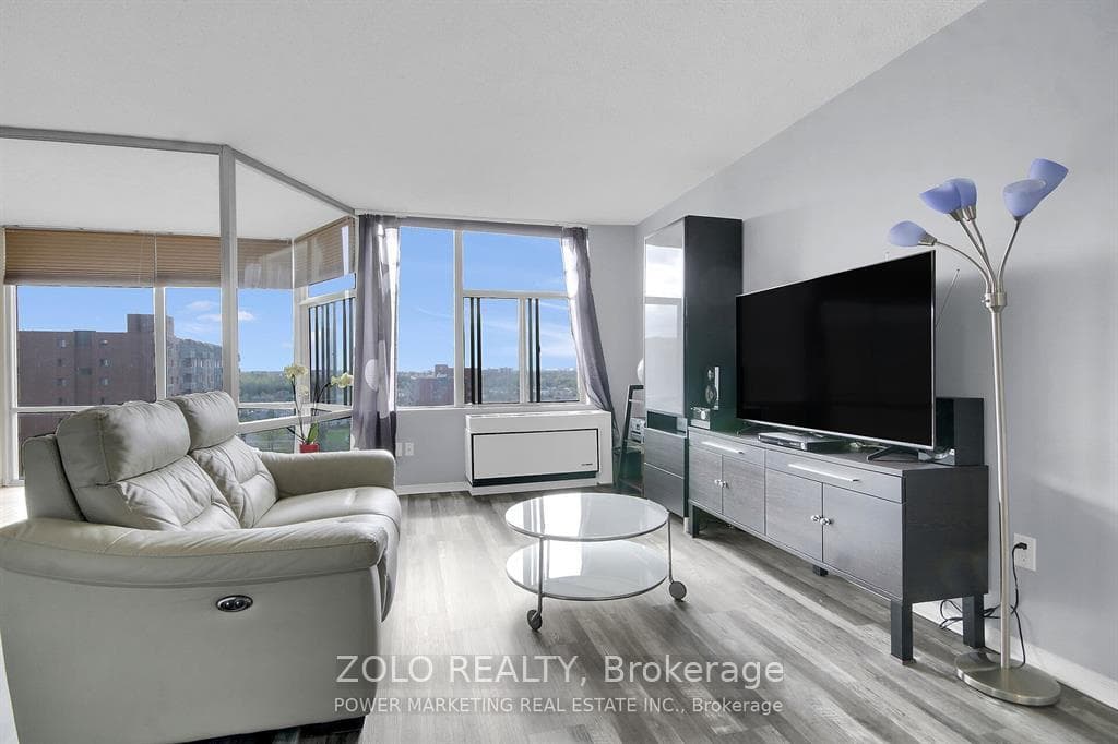 2759 Carousel Crescent Unit 1206 photo 10