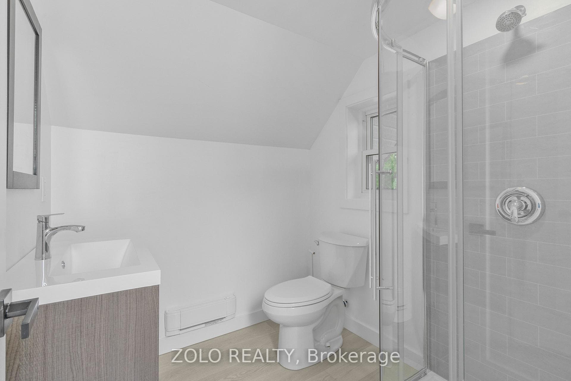 WASHROOM THIRD FLOOR