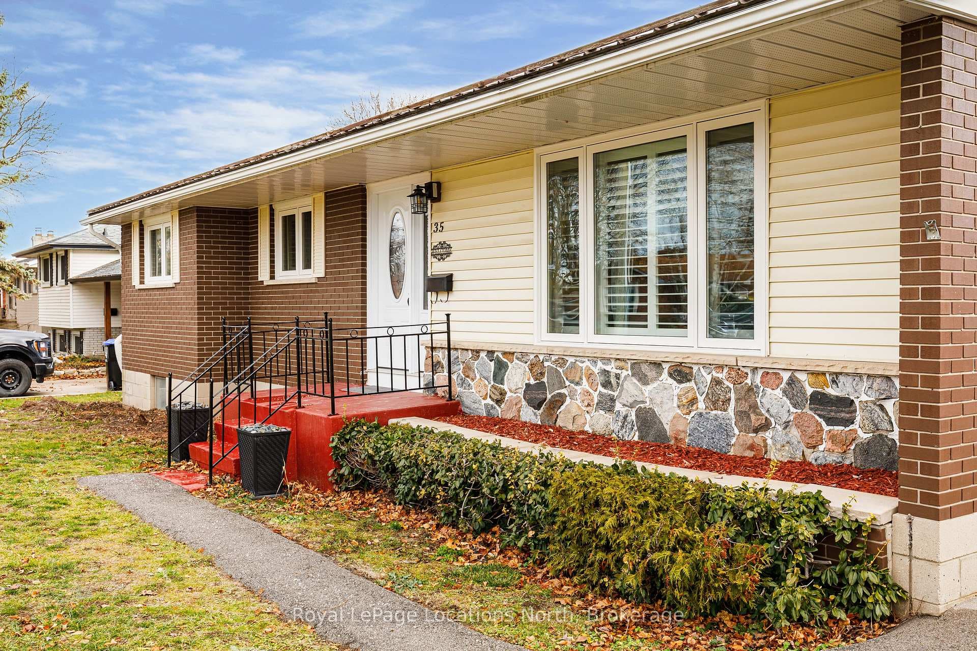 35 Walnut Street photo 3