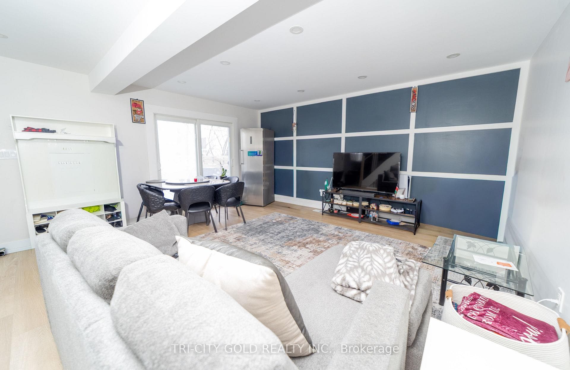 3 Holmstead Court photo 2