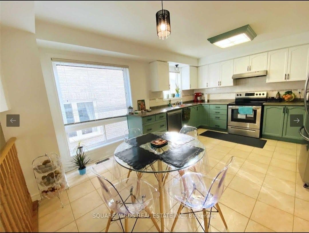23 Huntington Drive photo 3