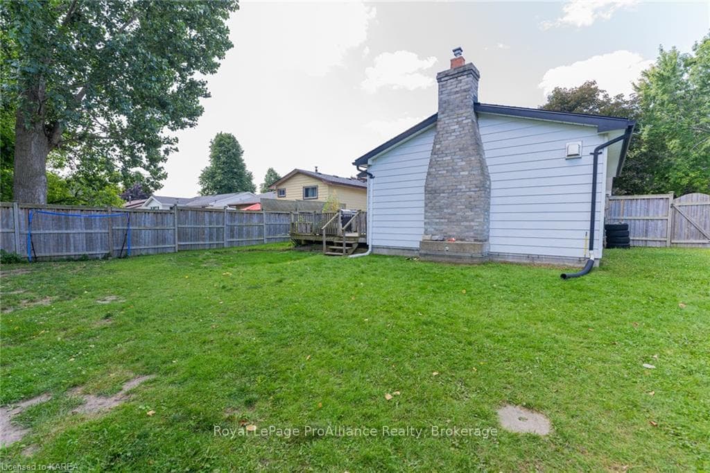11 GREEN Drive photo 45