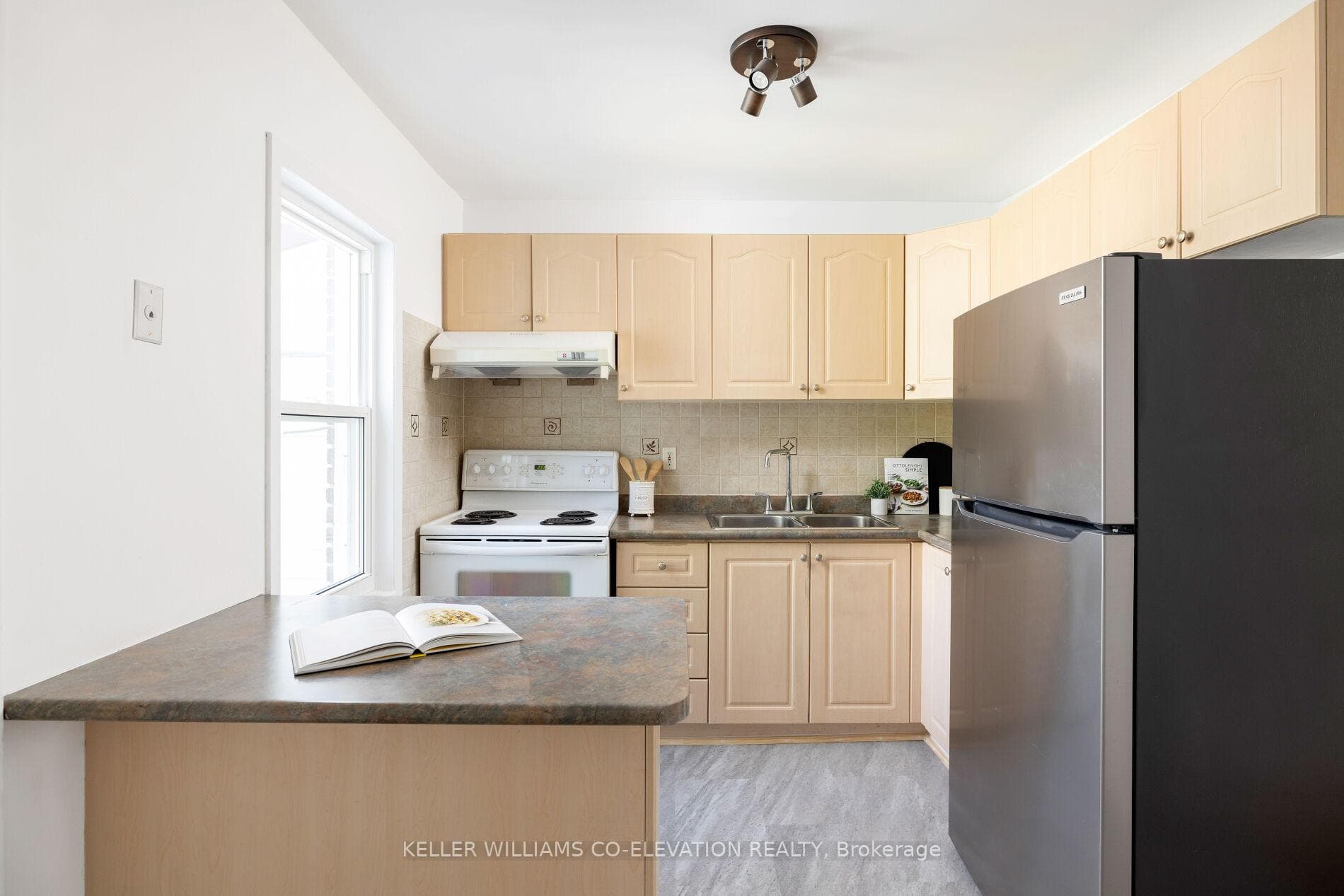 463 Jane Street photo 15