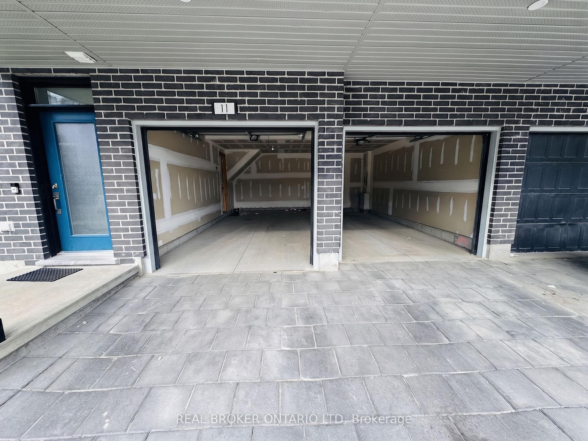 177 Edgevalley Road Unit 11 photo 15