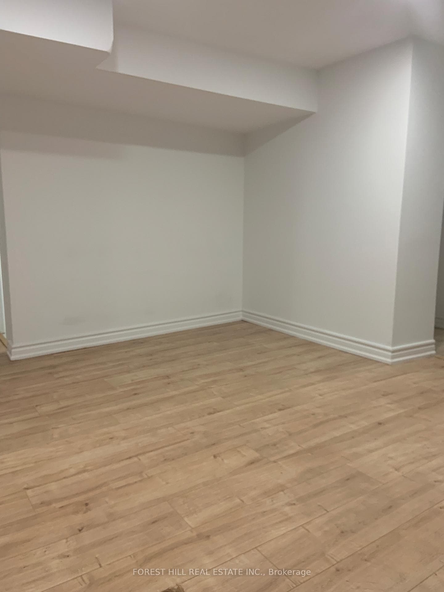 63 Pinegrove Avenue photo 9