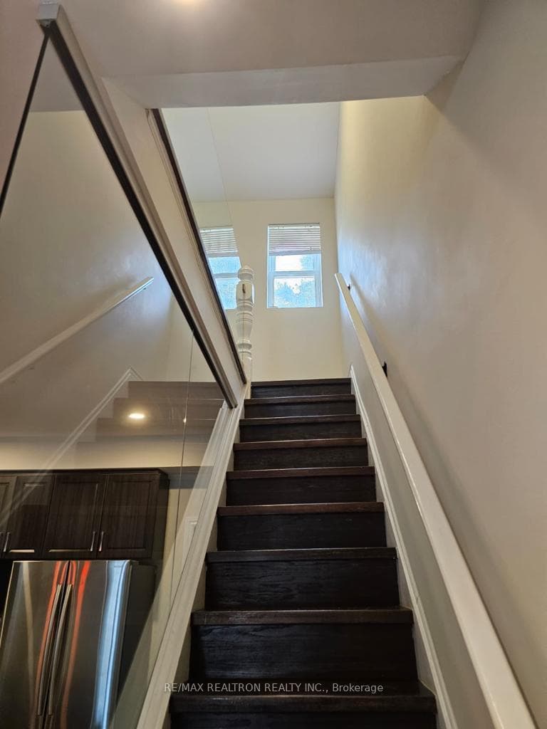 1311 Gerrard Street Unit 1 photo 20