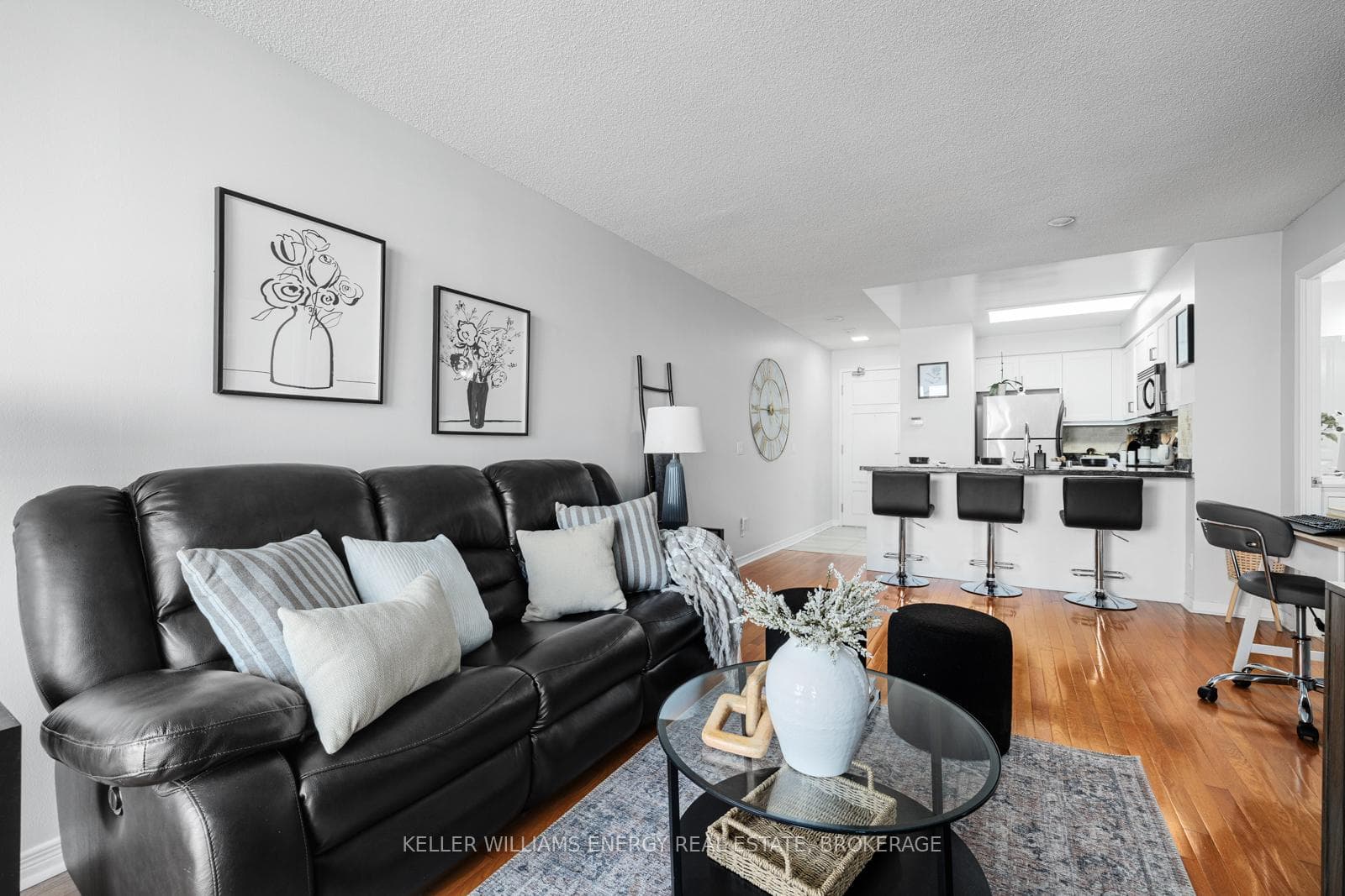 350 Red Maple Road Unit 1201 photo 9