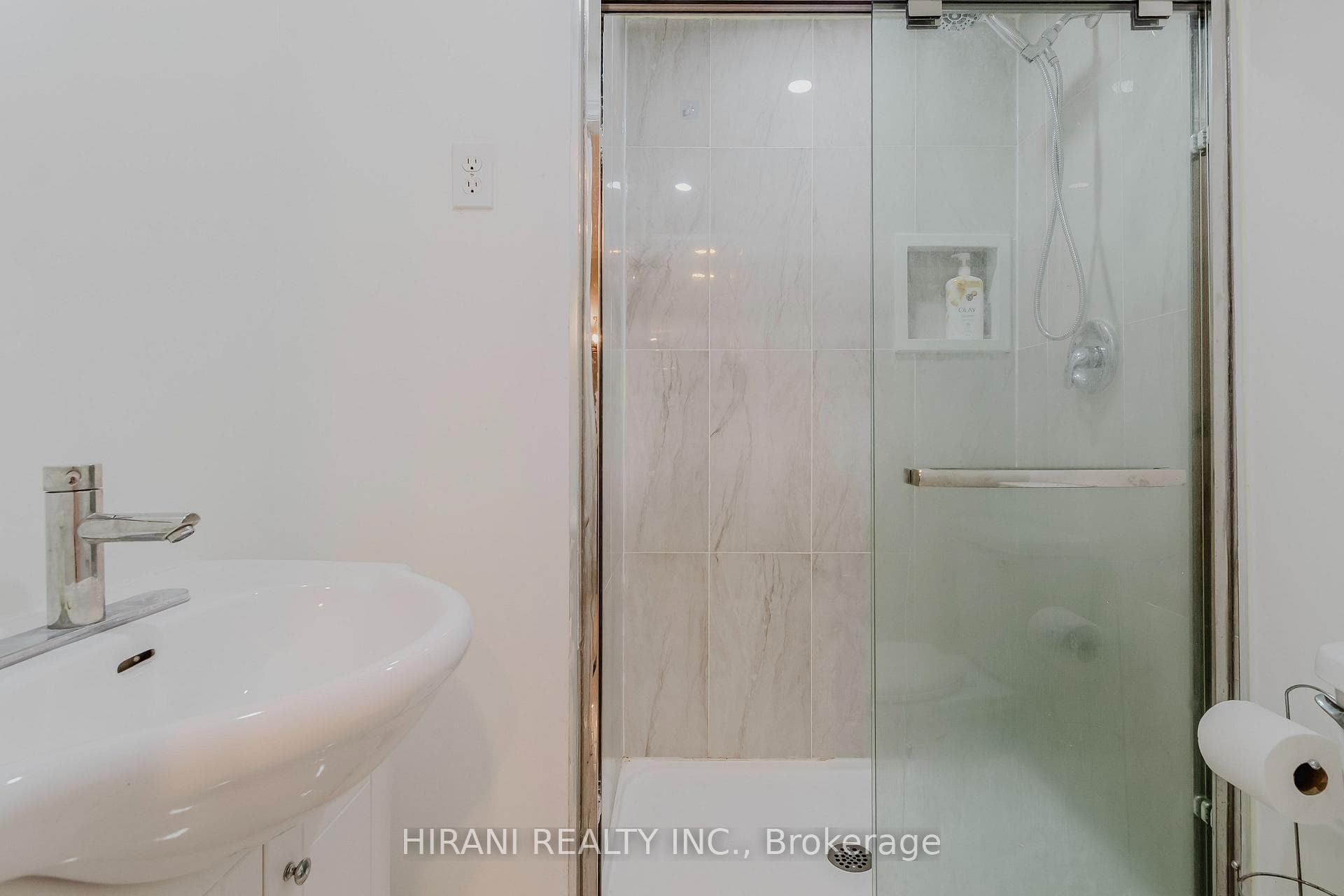 75 Royal Salisbury Way photo 12
