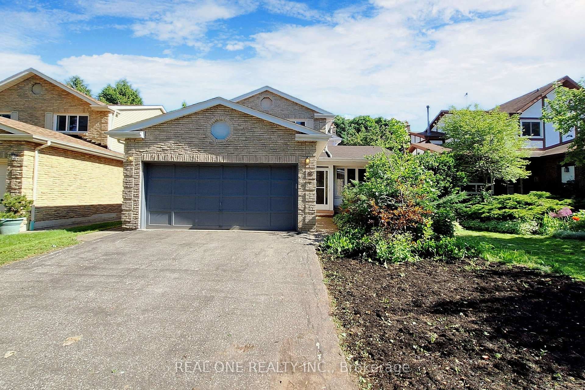 86 Breckonwood Crescent photo 1