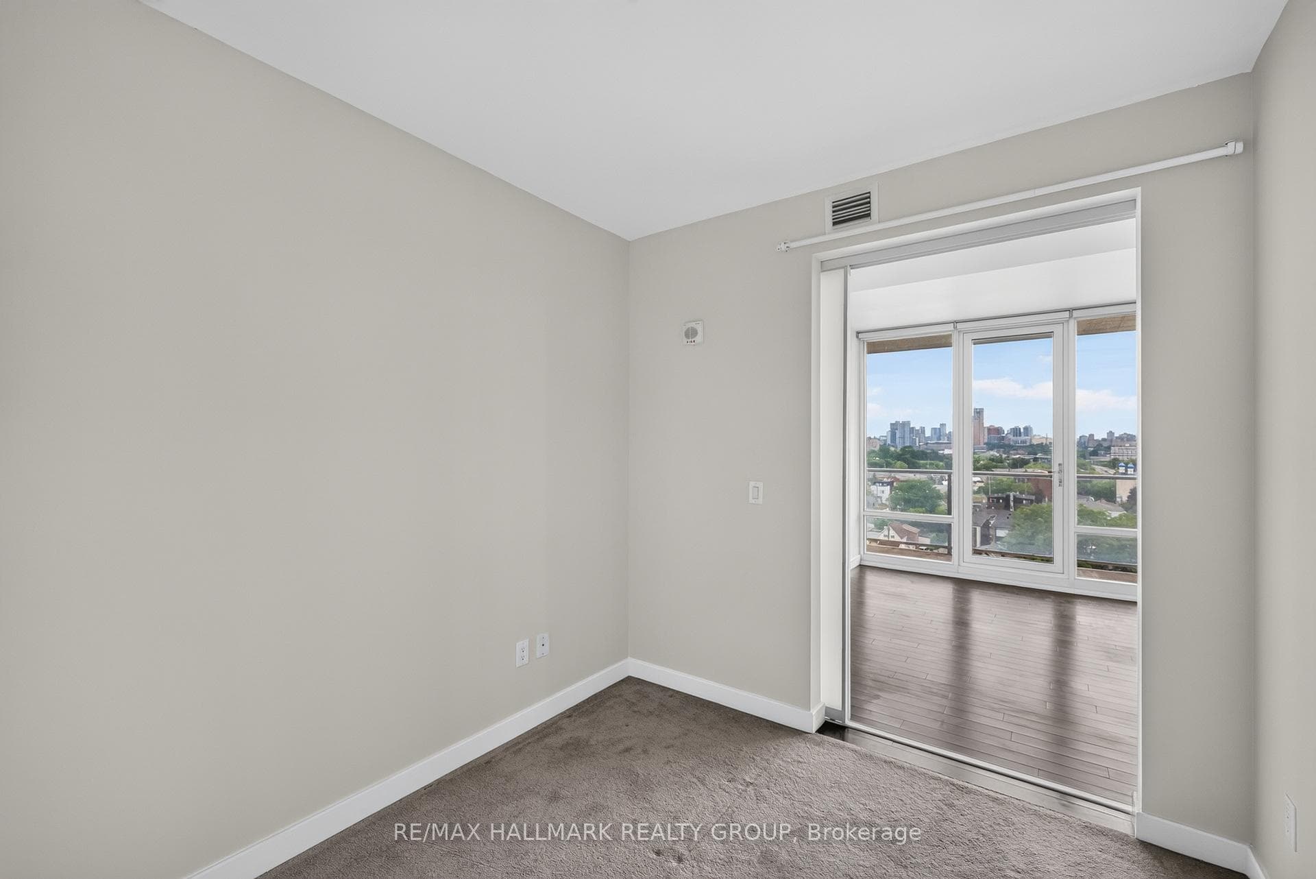 201 Parkdale Avenue Unit 1001 photo 17