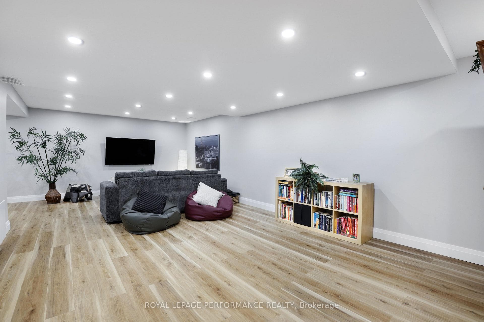 910 Sandy Forest Place photo 19