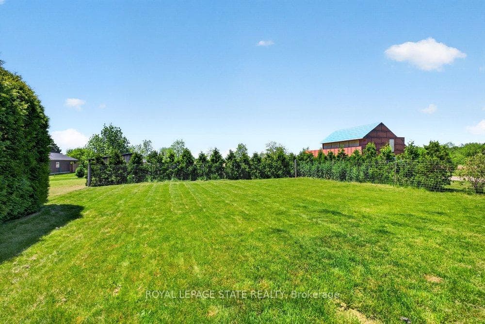 4286 Victoria Avenue photo 40
