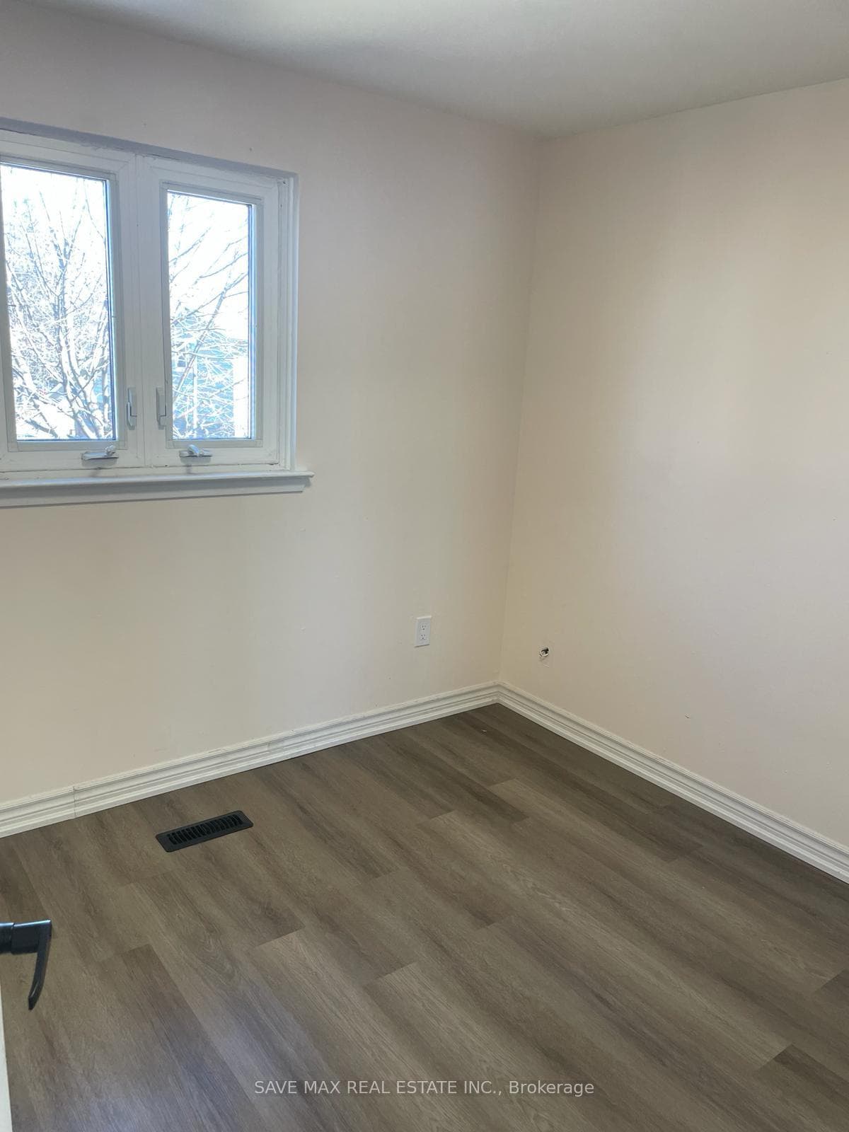 170 Hansen Road photo 21