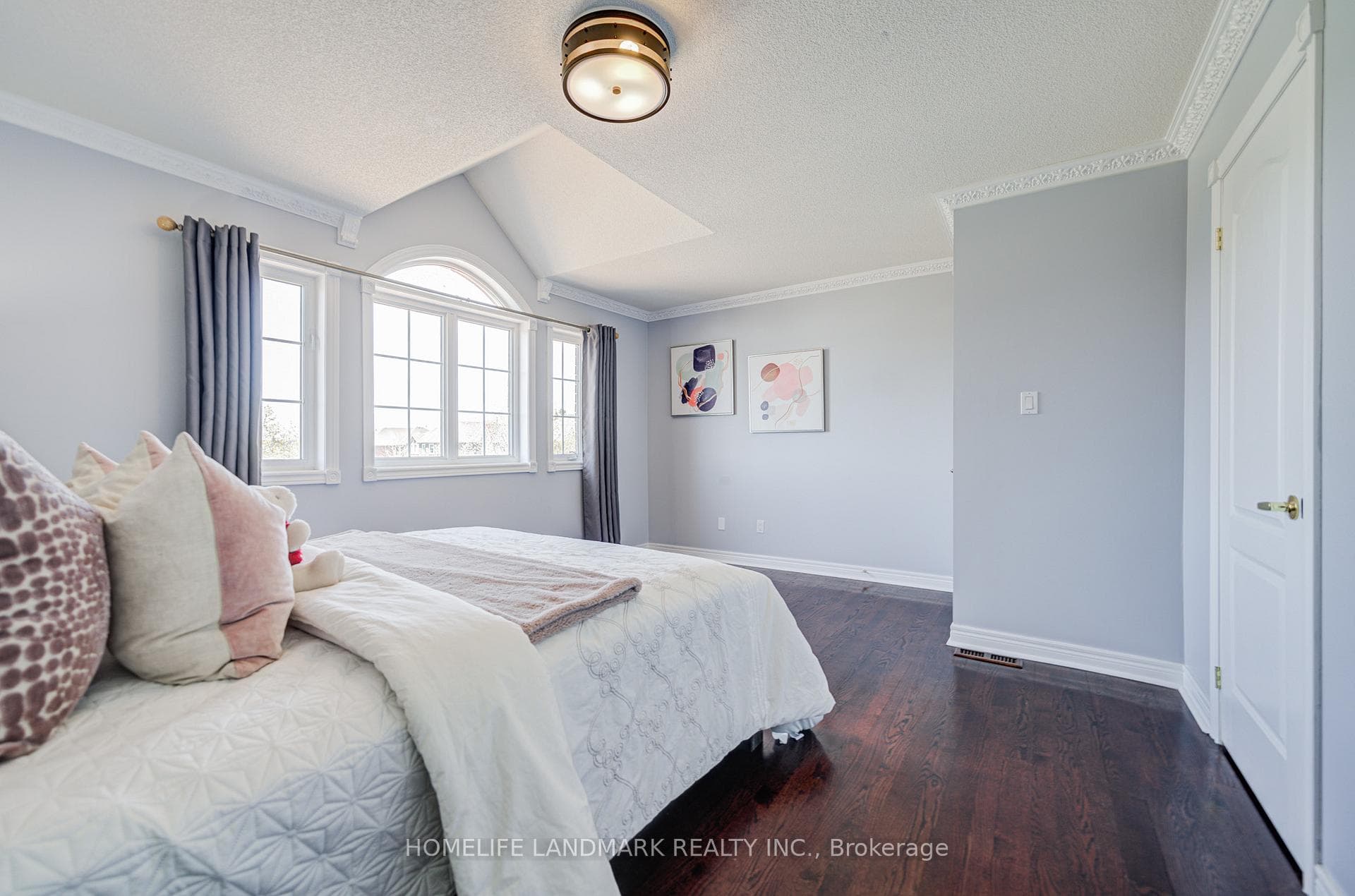 6257 Culmore Crescent photo 26