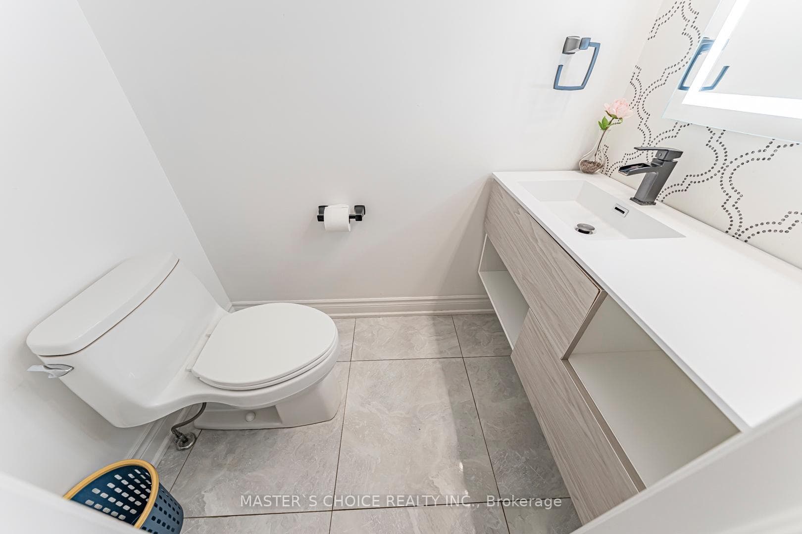 2357 Rideau Drive photo 16