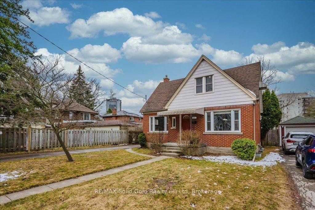 167 Lucan Avenue photo 3