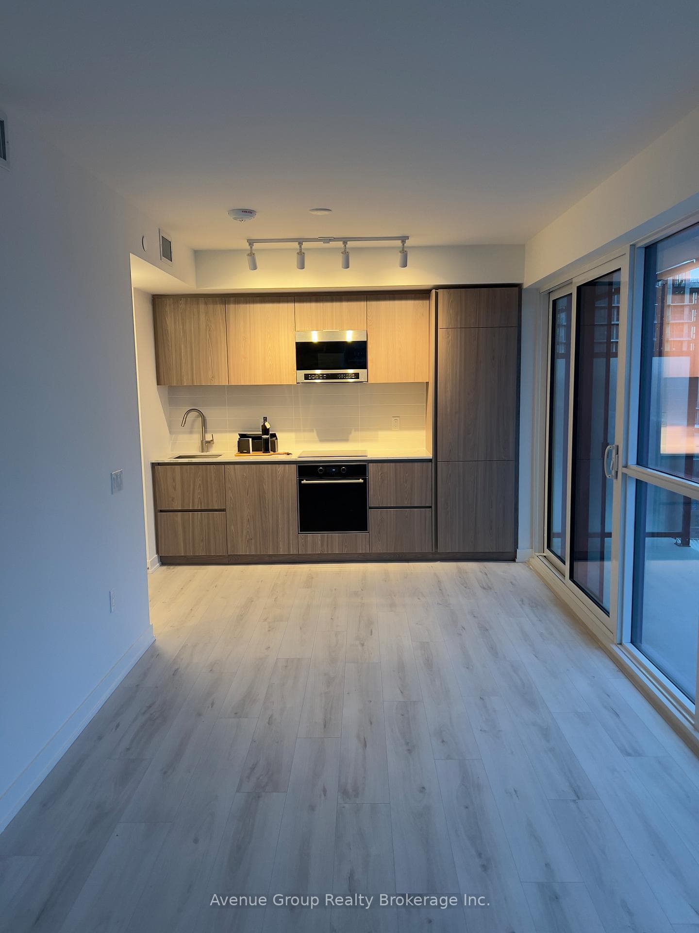 120 Broadway Avenue Unit 1102 photo 8