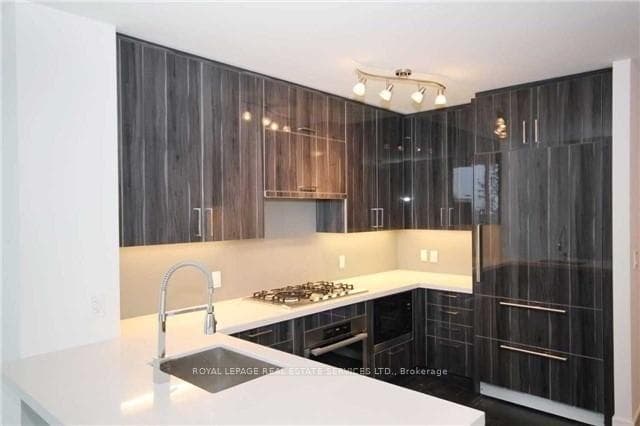 39 Queens Quay Unit Th110 photo 5